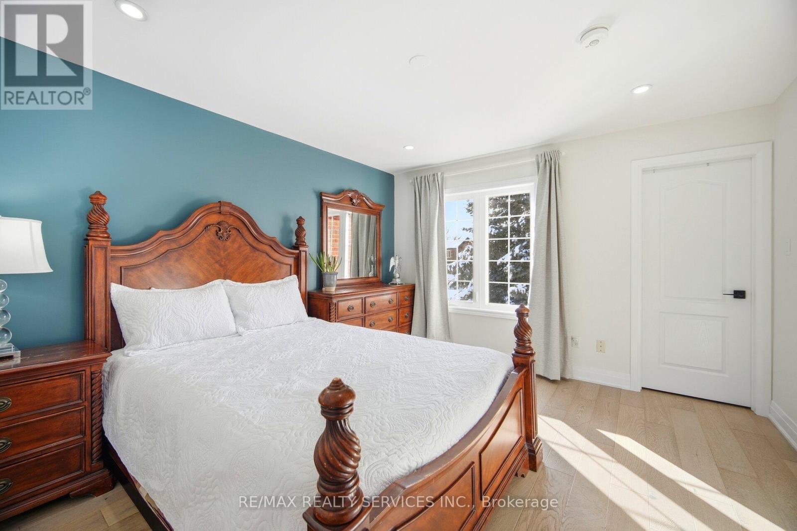 71 Hutton Crescent, Caledon, Ontario  L7C 1A7 - Photo 35 - W12679344