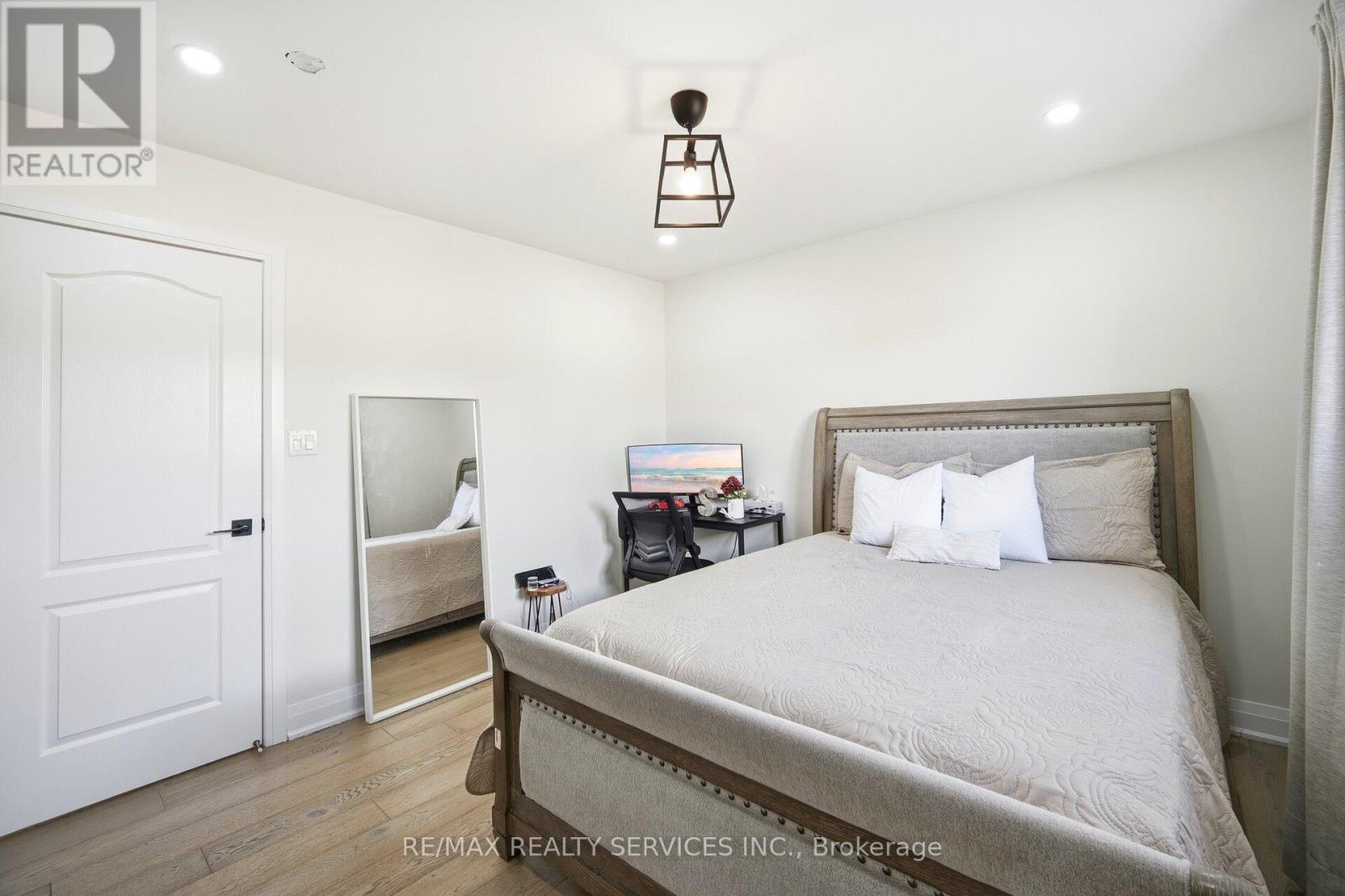 71 Hutton Crescent, Caledon, Ontario  L7C 1A7 - Photo 37 - W12679344