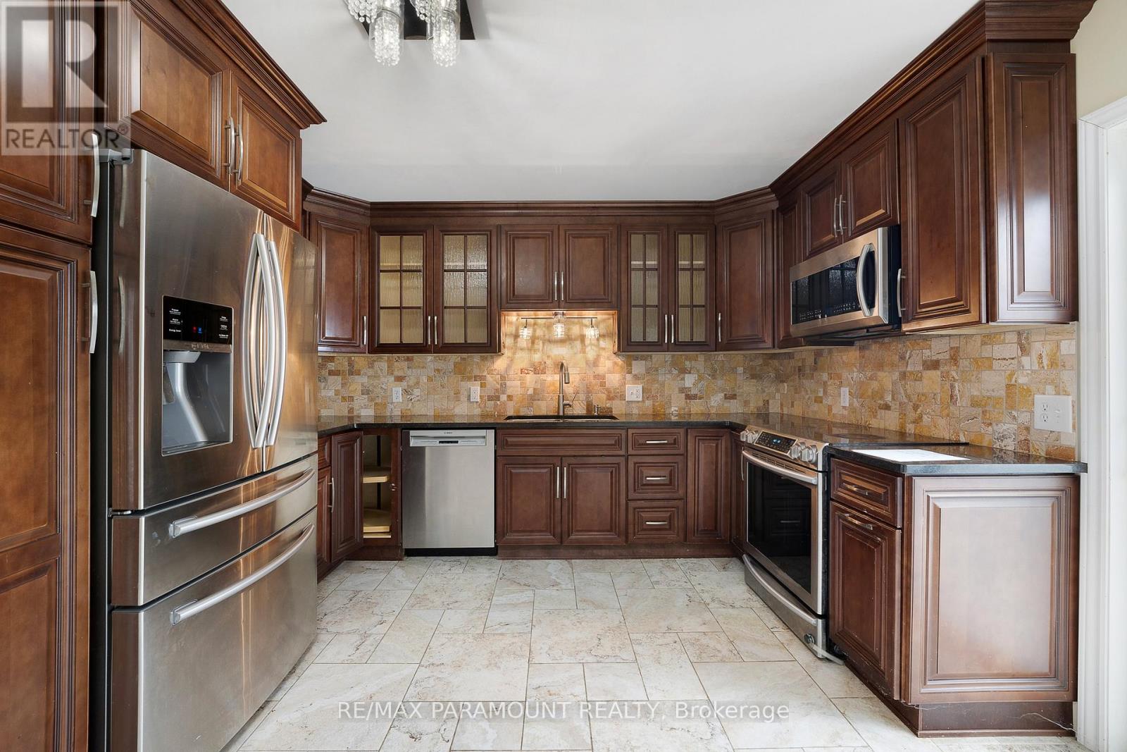 39 Rose Avenue, Chatham-Kent, Ontario  N0P 2L0 - Photo 11 - X12679290