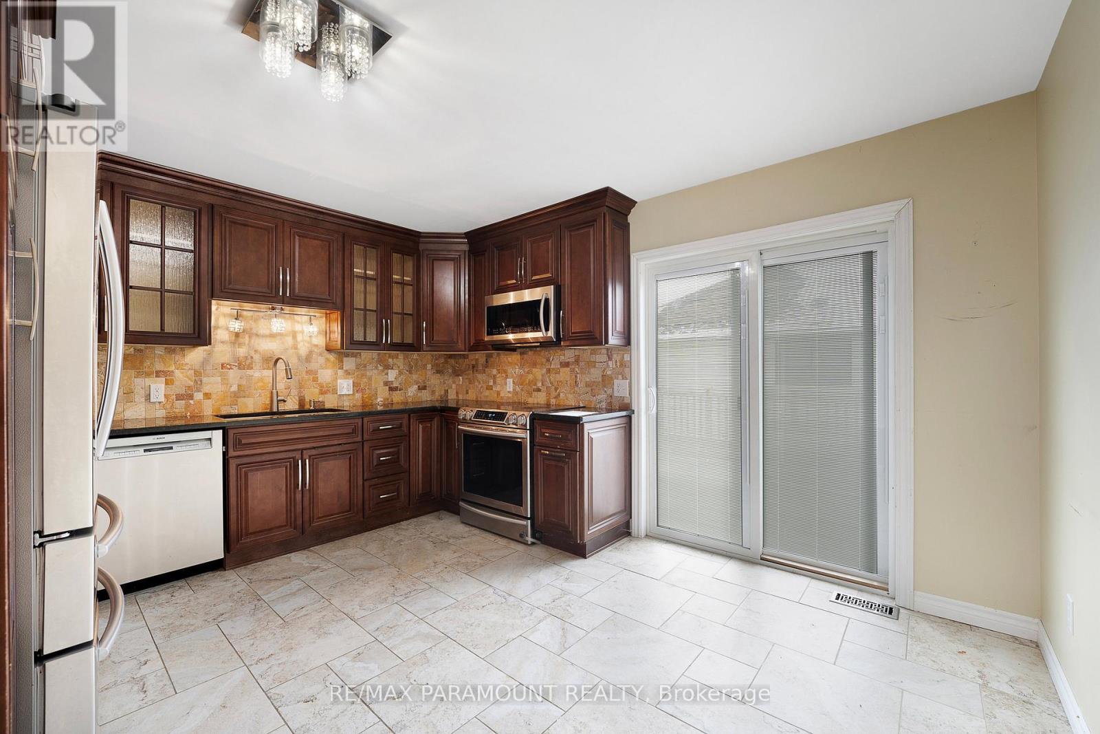 39 Rose Avenue, Chatham-Kent, Ontario  N0P 2L0 - Photo 9 - X12679290