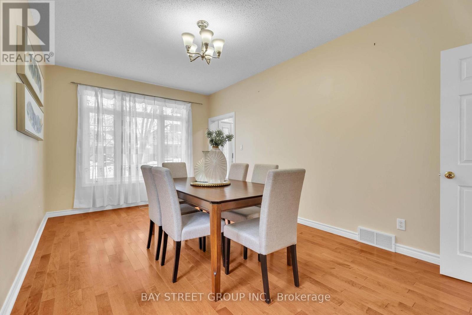 394 Berryhill Drive W, London North, Ontario  N5X 4L4 - Photo 8 - X12679292