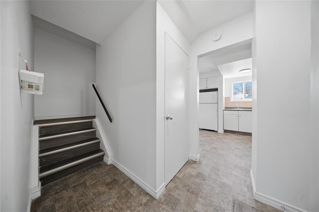 52 Villeneuve Boulevard, Winnipeg, Manitoba  R3V 1C1 - Photo 18 - 202600603