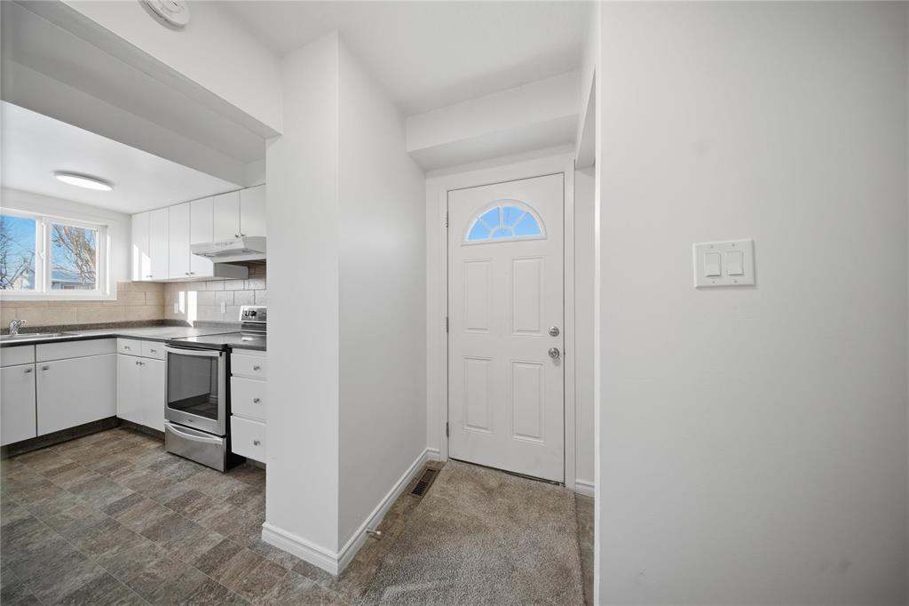 52 Villeneuve Boulevard, Winnipeg, Manitoba  R3V 1C1 - Photo 4 - 202600603
