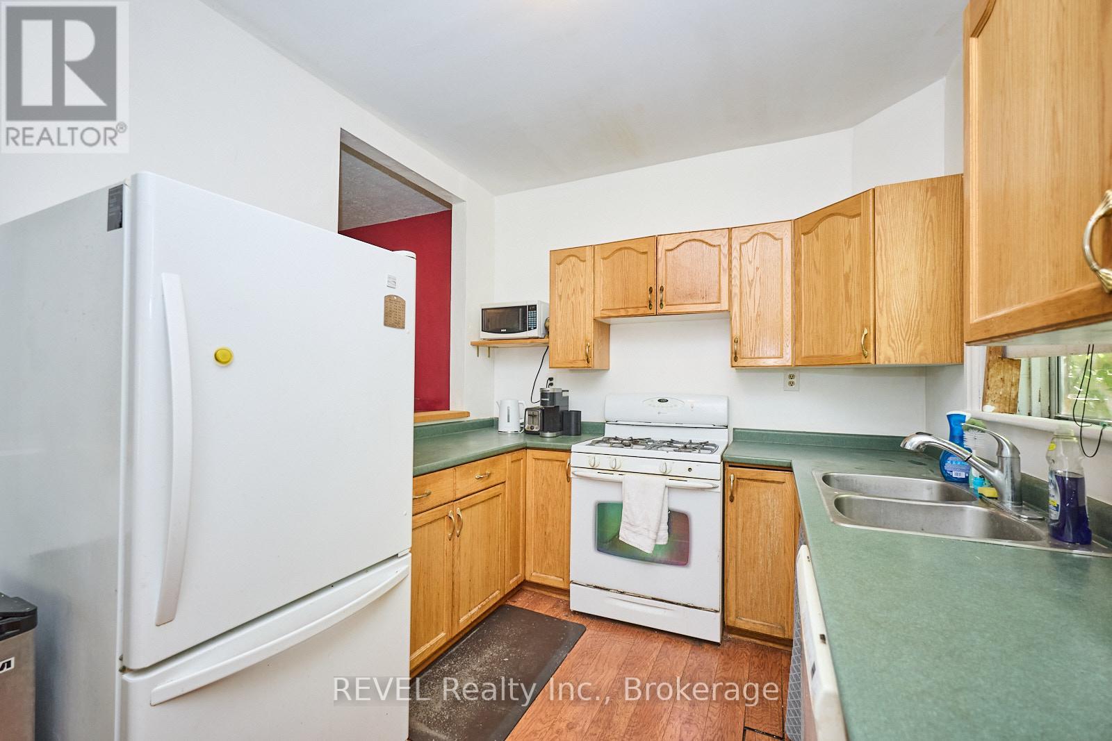 51 Grove Street, Welland, Ontario  L3B 4B3 - Photo 16 - X12679360