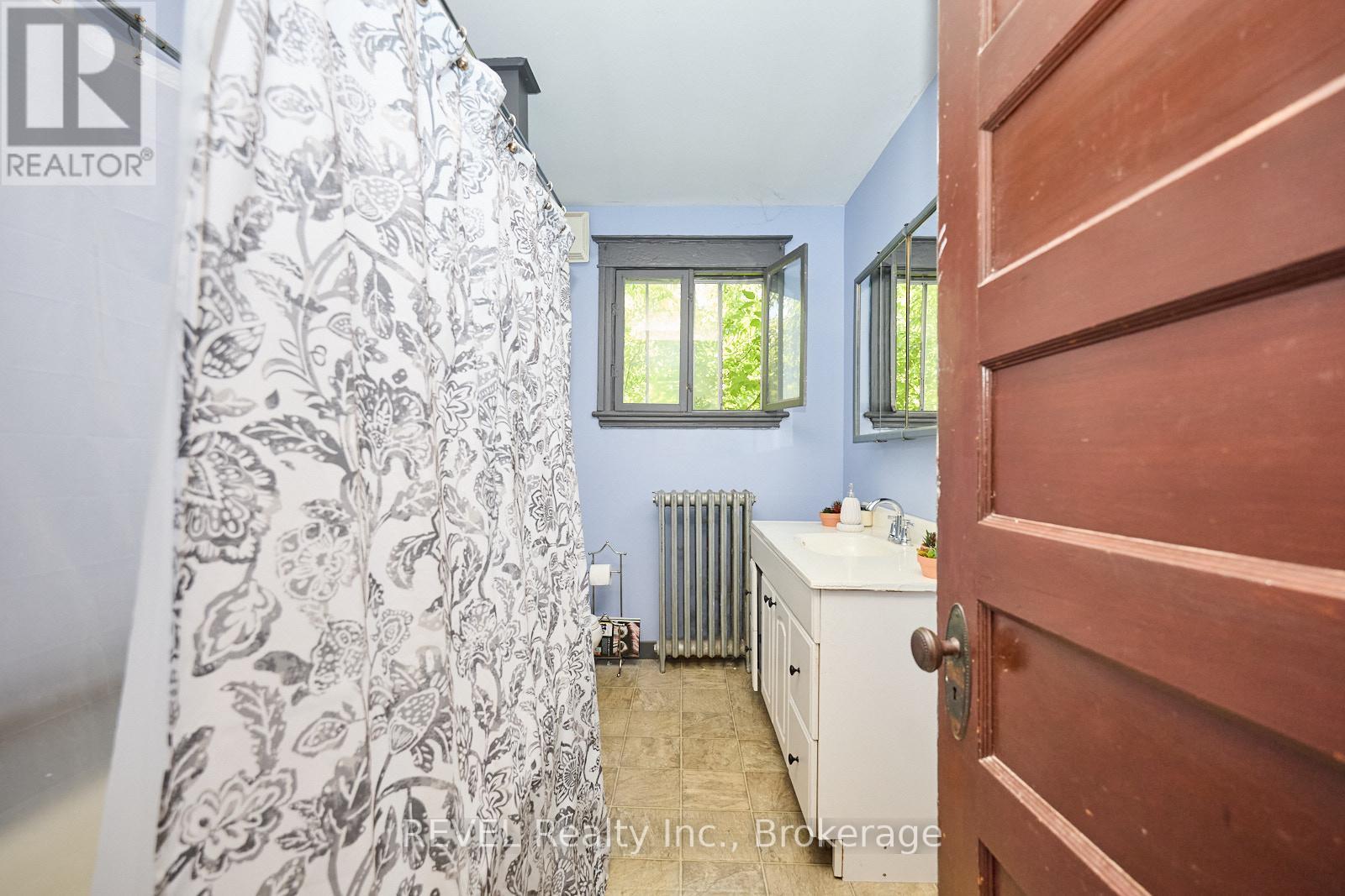 51 Grove Street, Welland, Ontario  L3B 4B3 - Photo 17 - X12679360