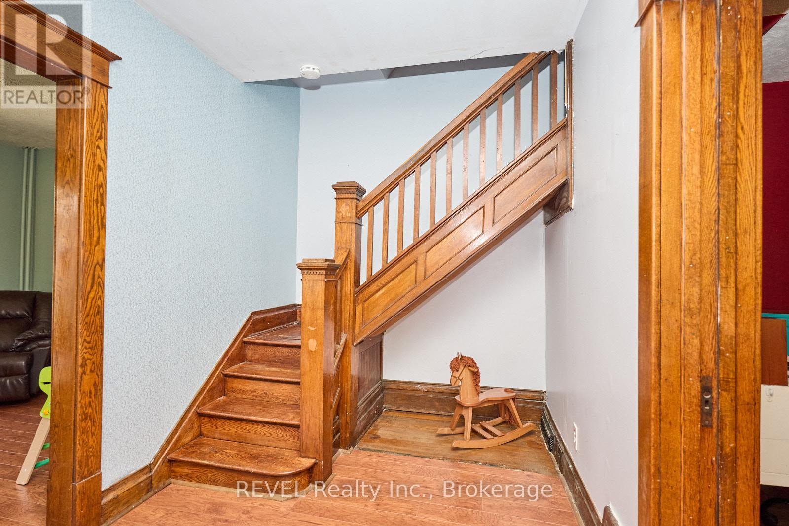 51 Grove Street, Welland, Ontario  L3B 4B3 - Photo 9 - X12679360