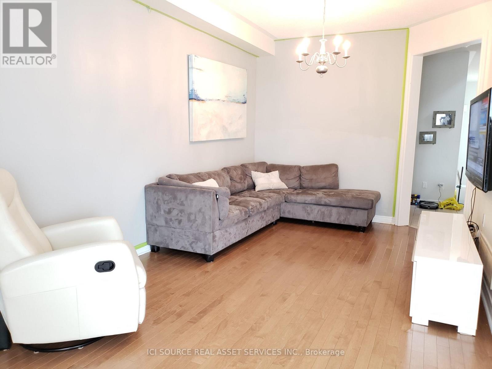 Upper - 43 Crimson Forest Drive, Vaughan, Ontario  L6A 4C4 - Photo 4 - N12679366