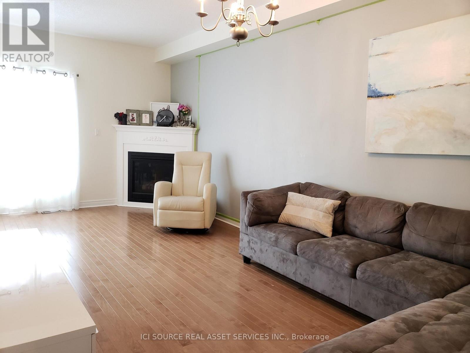 Upper - 43 Crimson Forest Drive, Vaughan, Ontario  L6A 4C4 - Photo 5 - N12679366