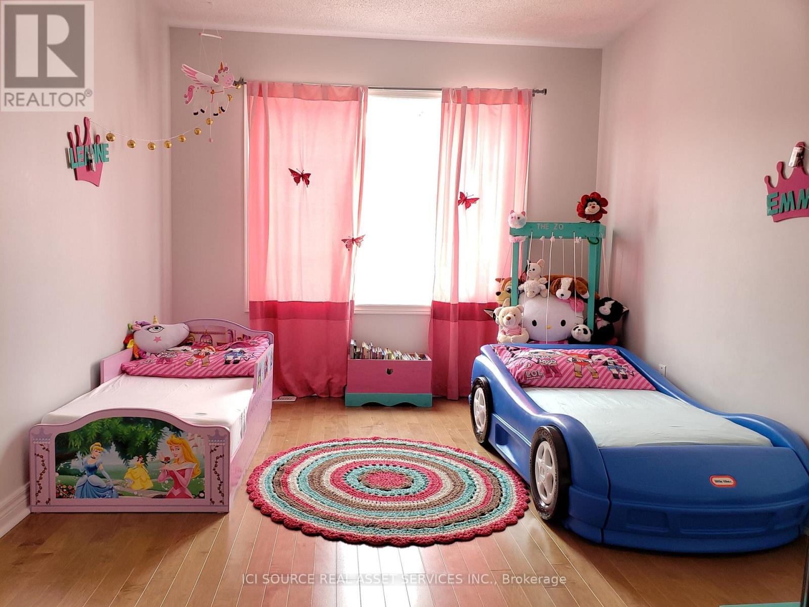 Upper - 43 Crimson Forest Drive, Vaughan, Ontario  L6A 4C4 - Photo 7 - N12679366