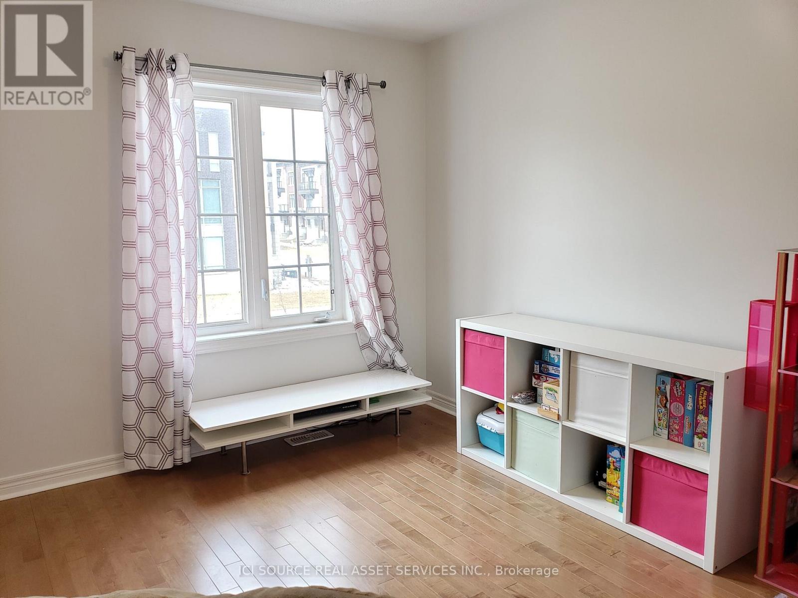 Upper - 43 Crimson Forest Drive, Vaughan, Ontario  L6A 4C4 - Photo 8 - N12679366