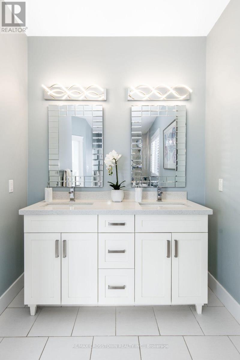 25 Mennill Drive, Springwater, Ontario  L0L 1Y3 - Photo 19 - S12679376