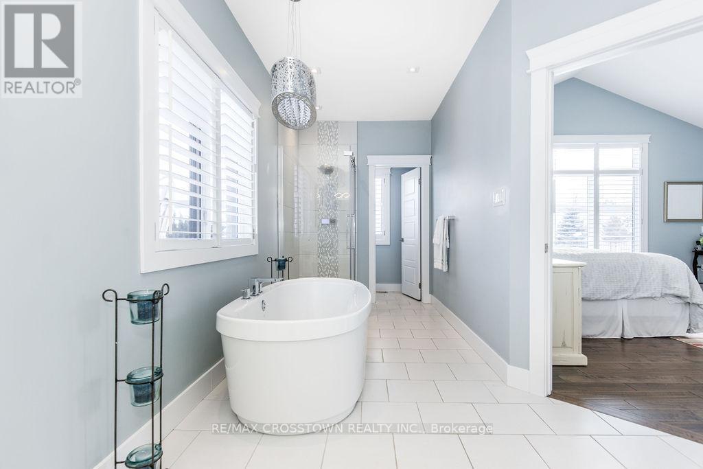 25 Mennill Drive, Springwater, Ontario  L0L 1Y3 - Photo 20 - S12679376