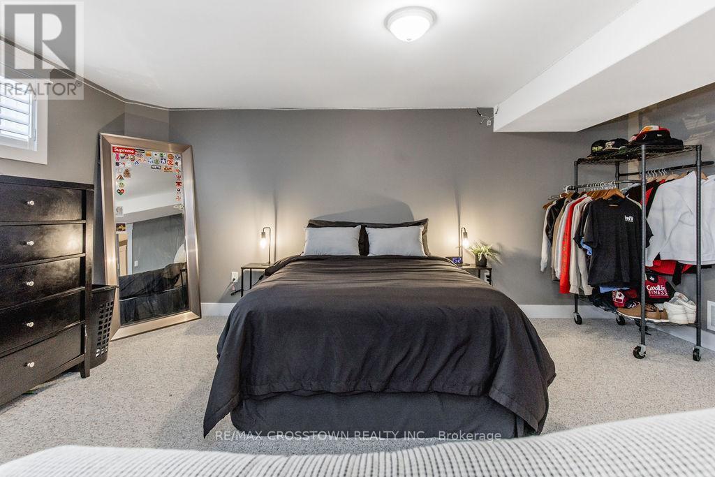 25 Mennill Drive, Springwater, Ontario  L0L 1Y3 - Photo 35 - S12679376