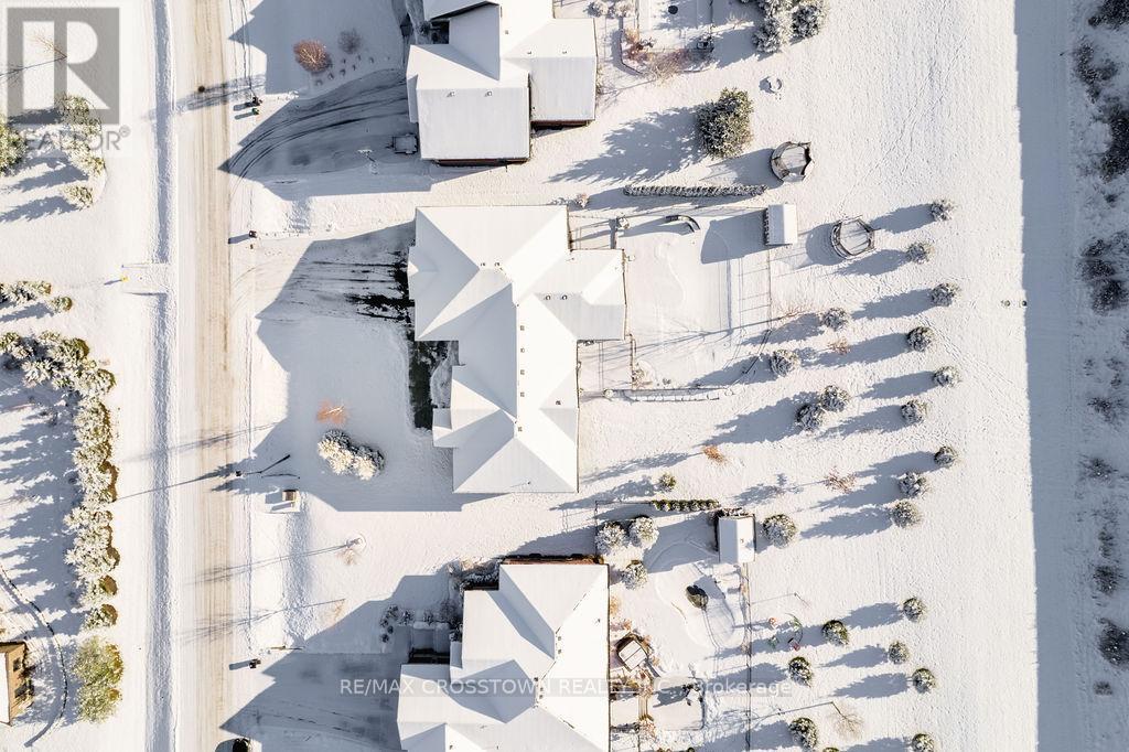 25 Mennill Drive, Springwater, Ontario  L0L 1Y3 - Photo 45 - S12679376