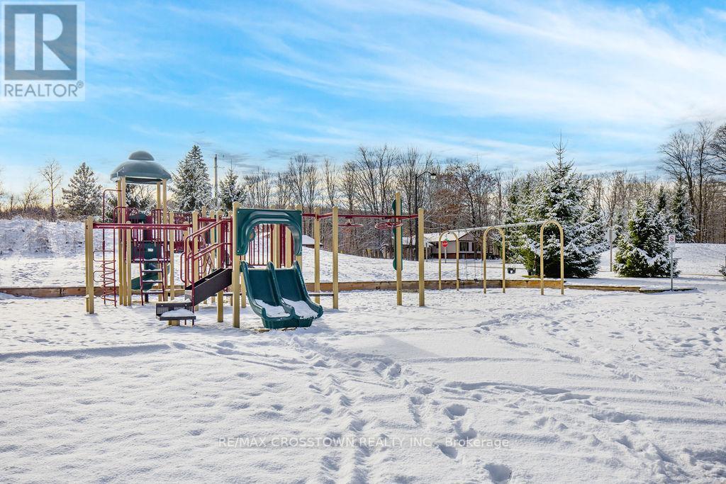 25 Mennill Drive, Springwater, Ontario  L0L 1Y3 - Photo 48 - S12679376