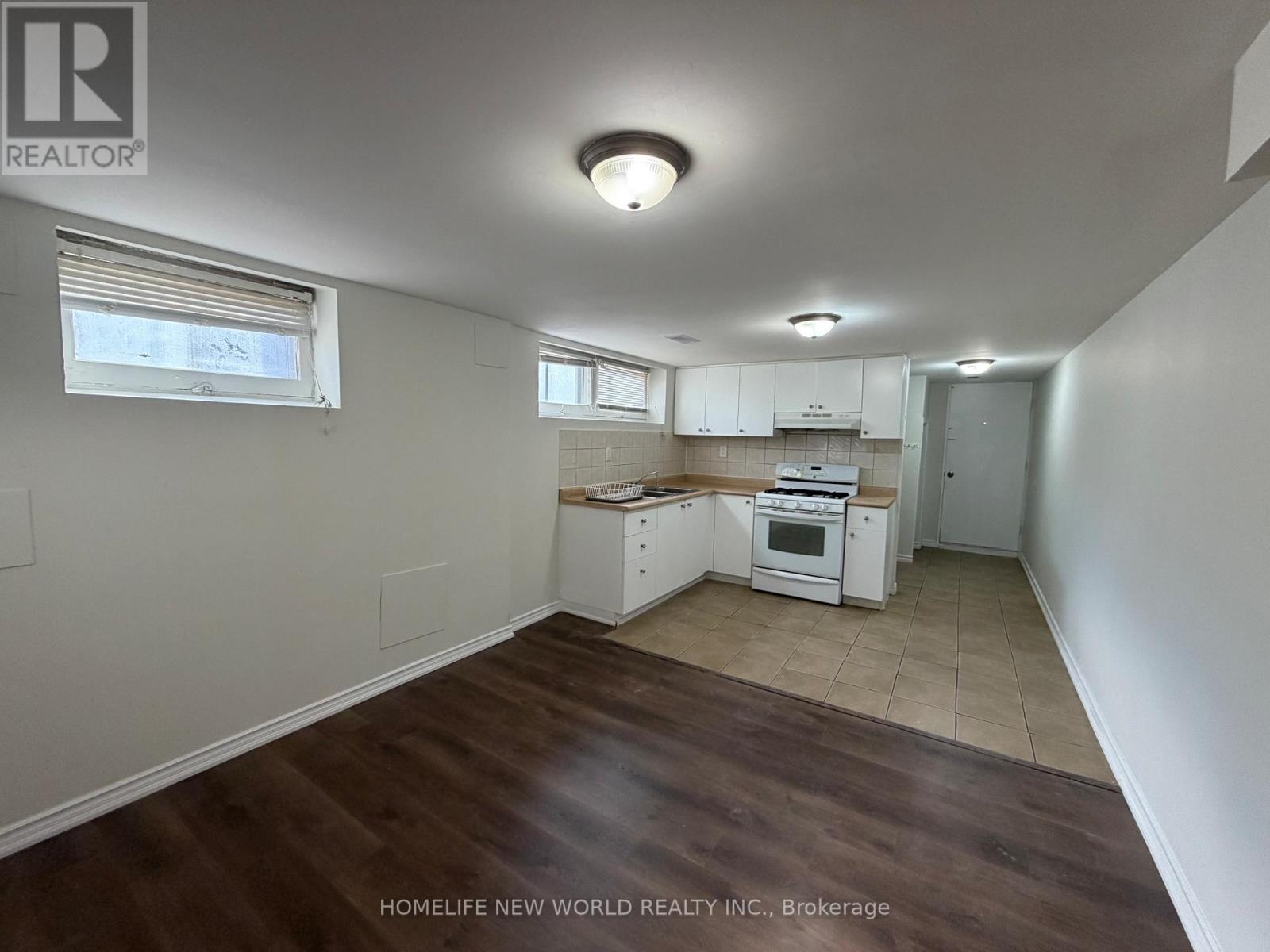 15 Abigail Place, Toronto, Ontario  M9R 3X1 - Photo 11 - W12679358