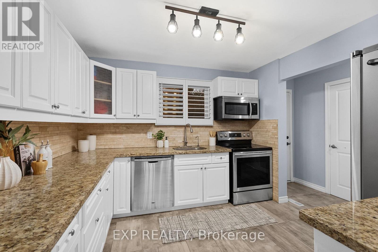 22 Pierpont Place, Mississauga, Ontario  L5N 5V1 - Photo 11 - W12679374