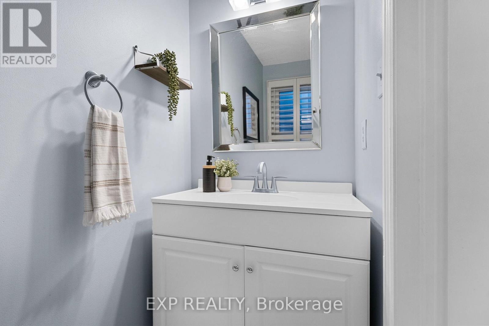 22 Pierpont Place, Mississauga, Ontario  L5N 5V1 - Photo 14 - W12679374