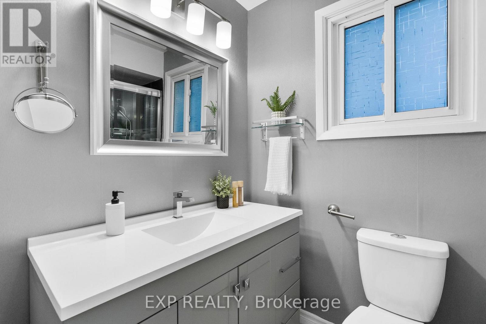 22 Pierpont Place, Mississauga, Ontario  L5N 5V1 - Photo 21 - W12679374