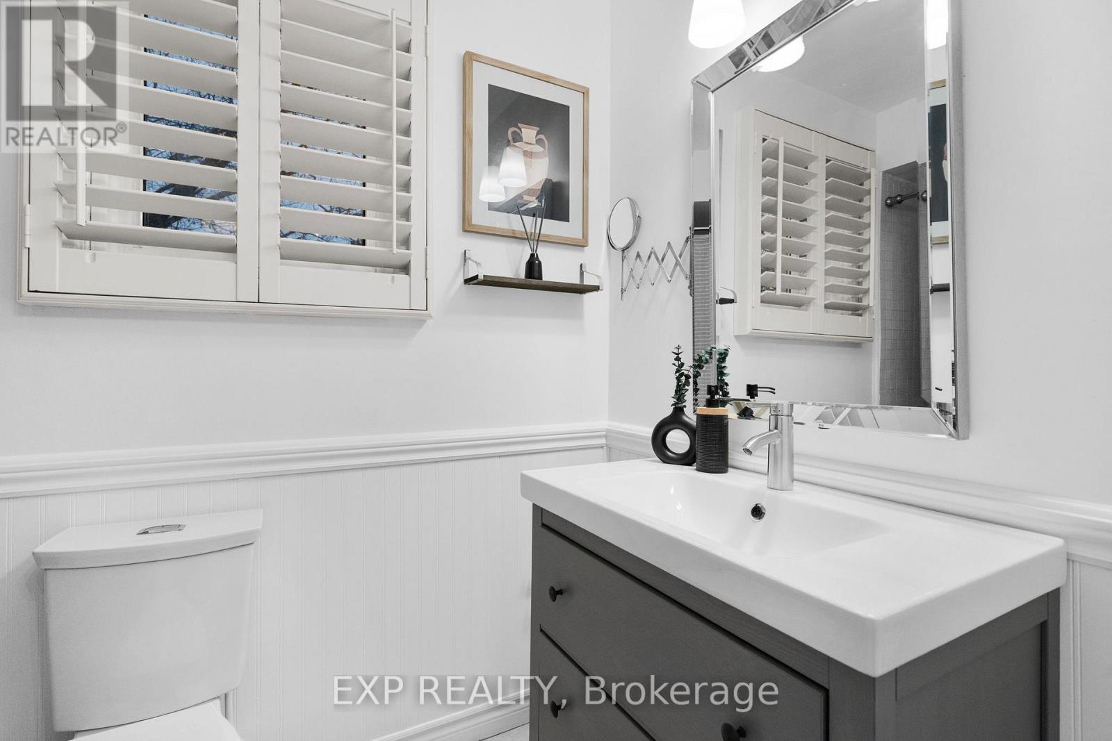 22 Pierpont Place, Mississauga, Ontario  L5N 5V1 - Photo 24 - W12679374