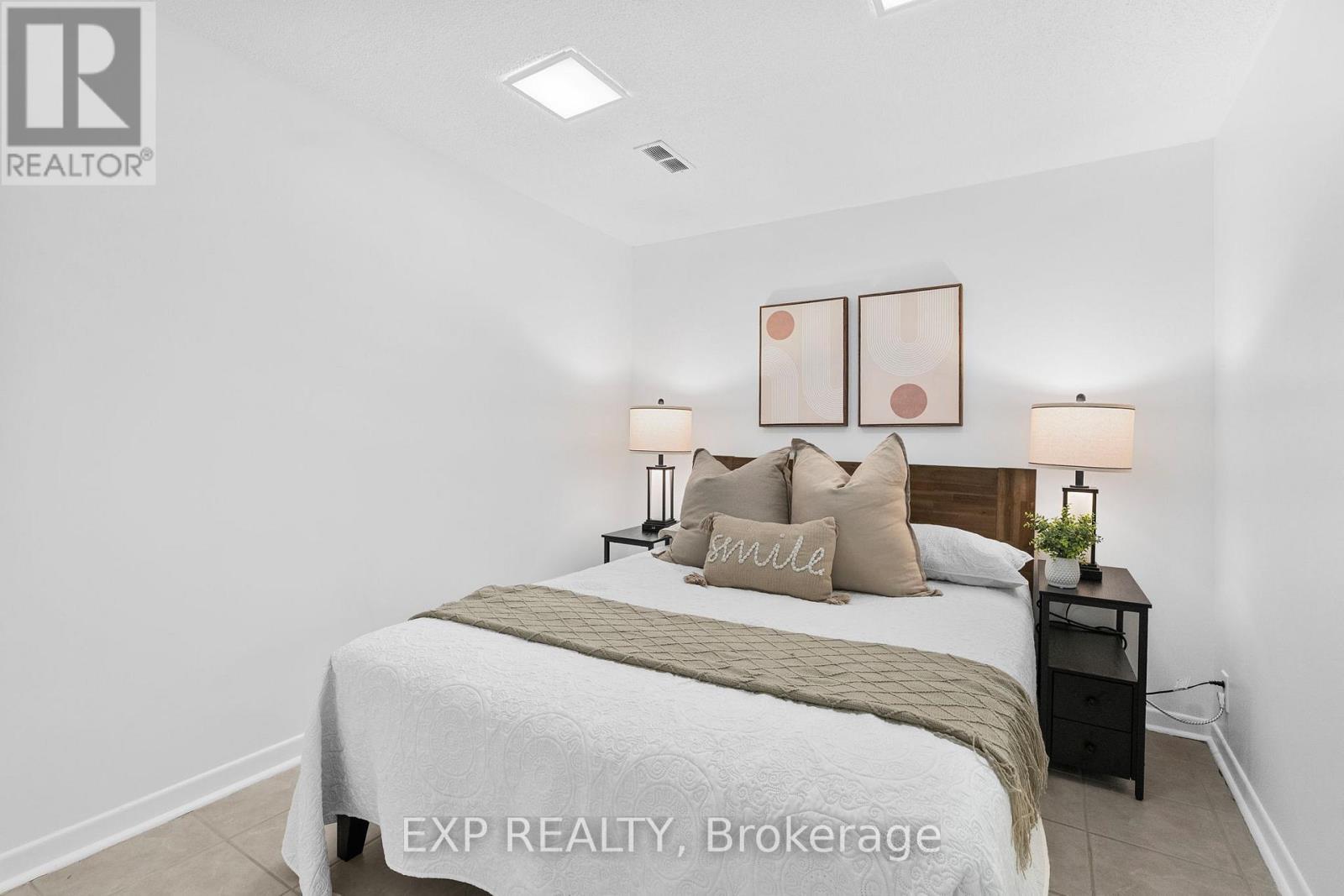 22 Pierpont Place, Mississauga, Ontario  L5N 5V1 - Photo 32 - W12679374