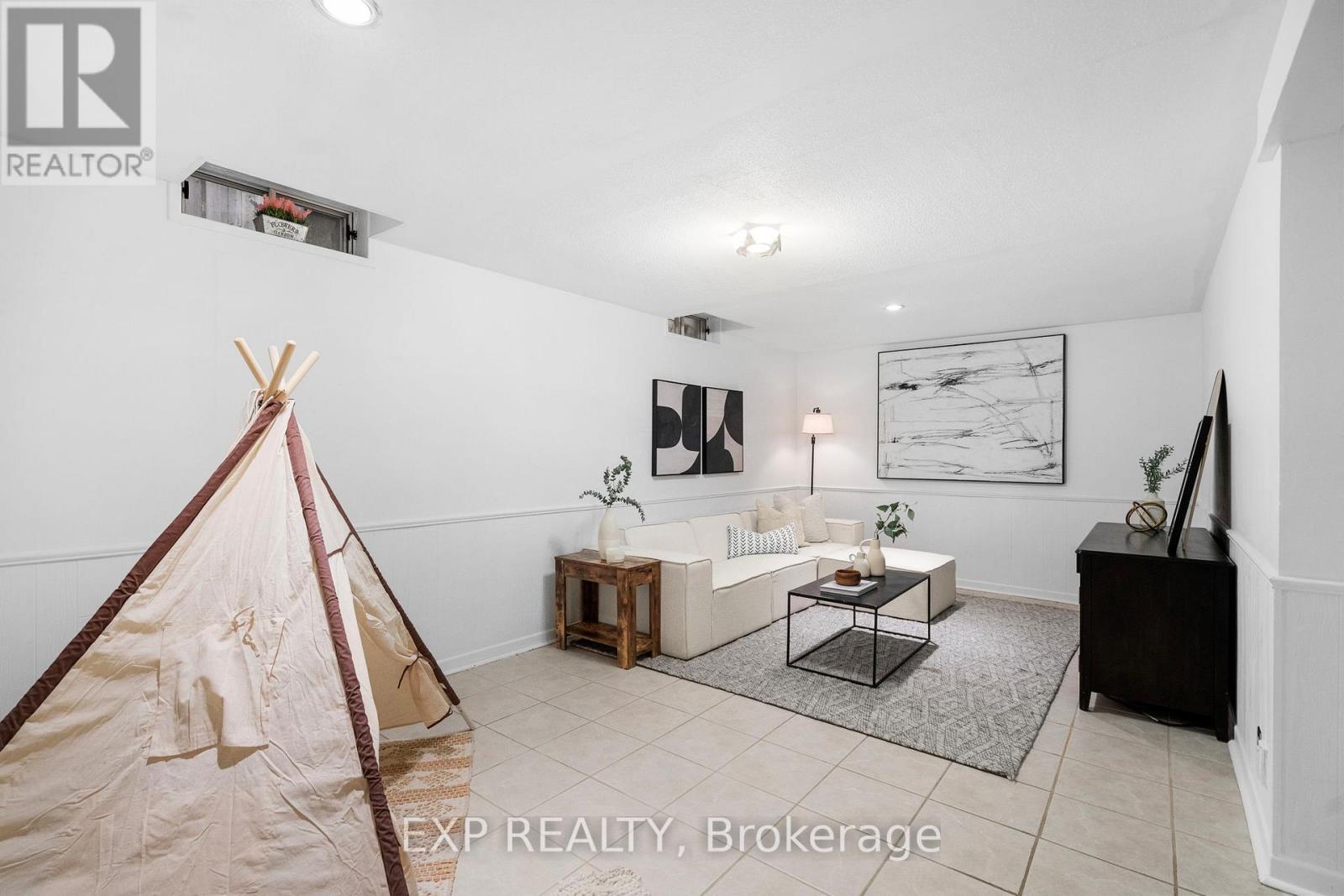 22 Pierpont Place, Mississauga, Ontario  L5N 5V1 - Photo 33 - W12679374