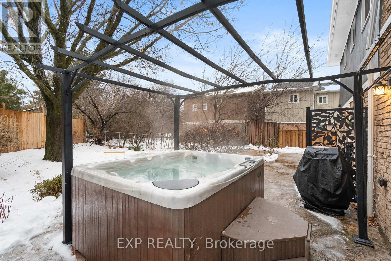 22 Pierpont Place, Mississauga, Ontario  L5N 5V1 - Photo 42 - W12679374