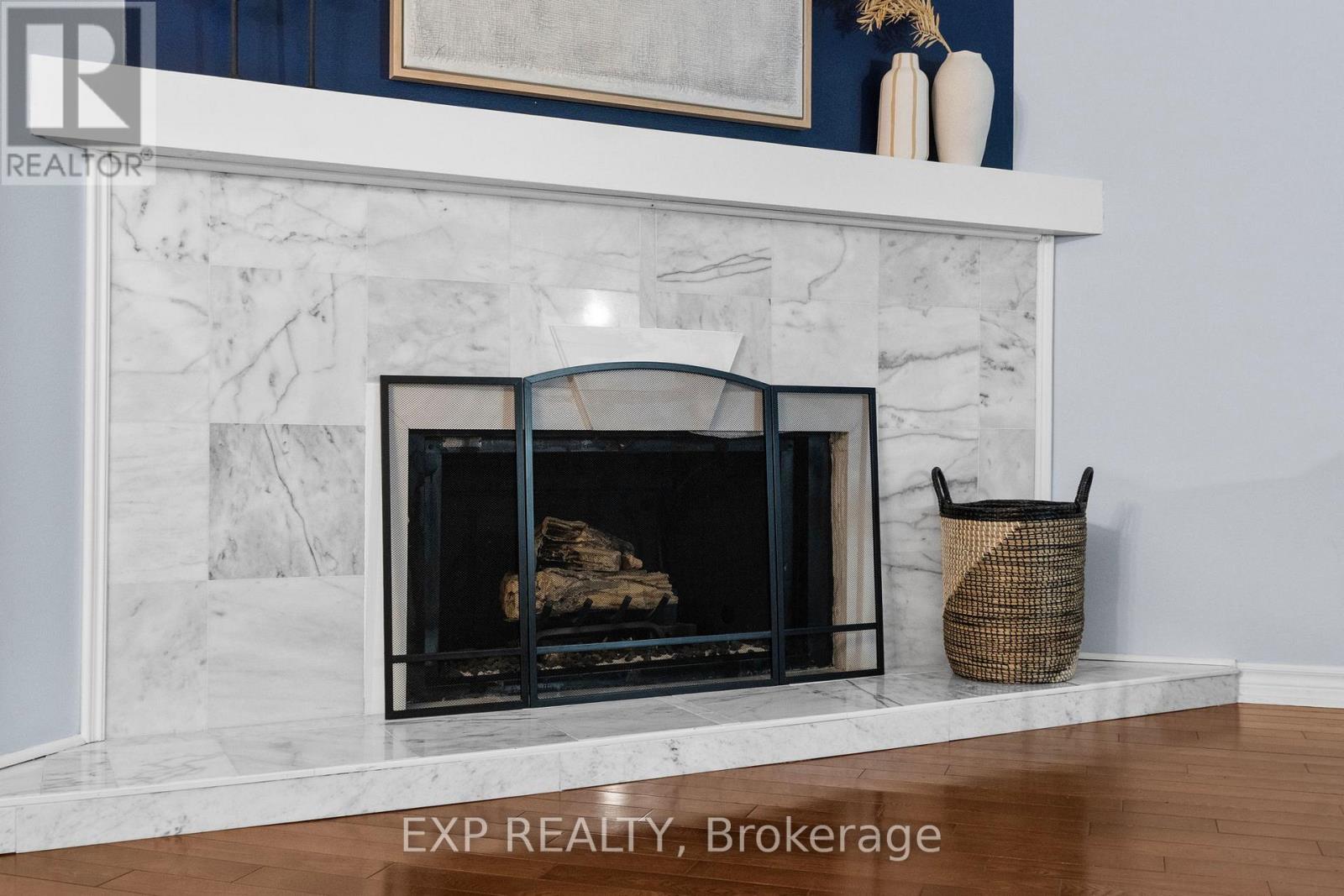 22 Pierpont Place, Mississauga, Ontario  L5N 5V1 - Photo 6 - W12679374