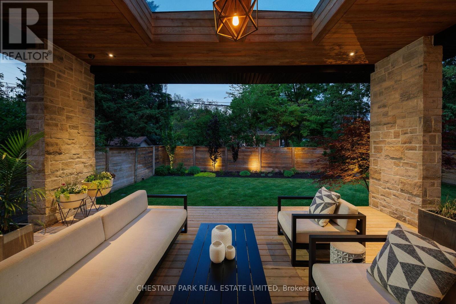 2121 Harvest Drive, Mississauga, Ontario  L4Y 1T7 - Photo 3 - W12679378