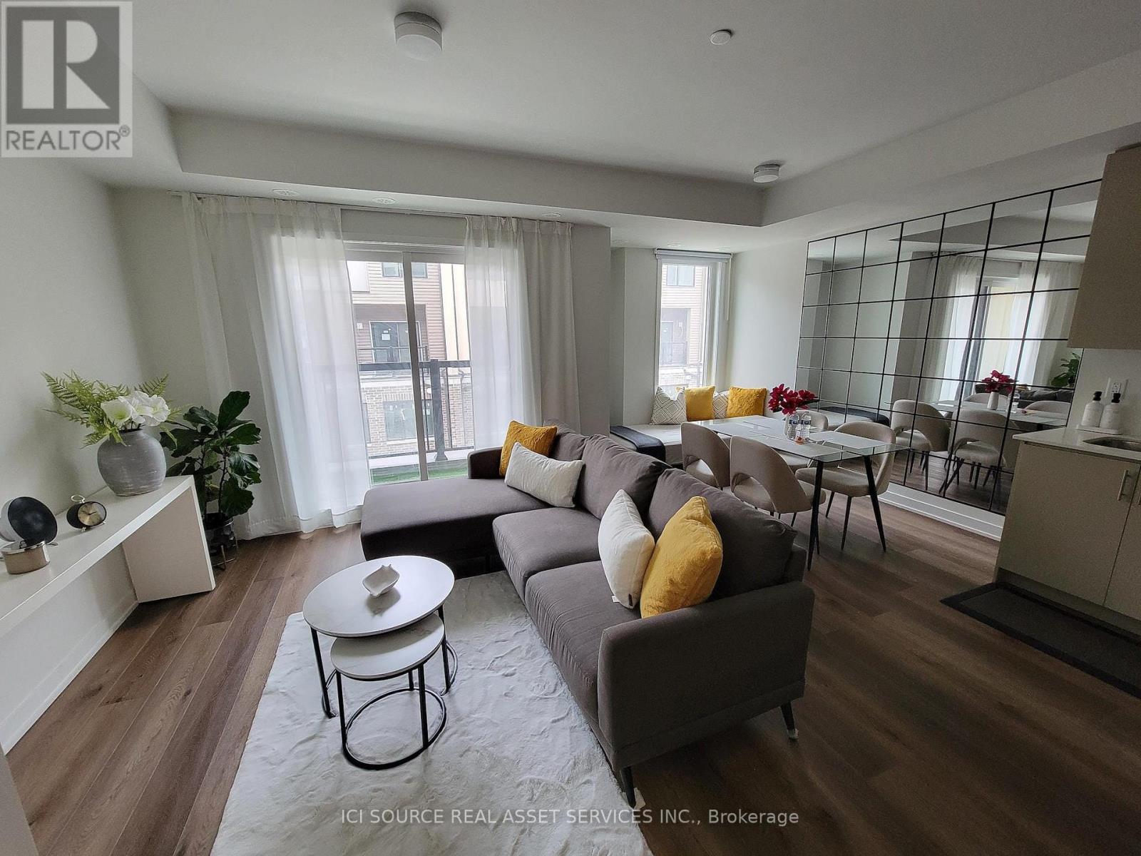 8 - 3556 COLONIAL DRIVE, Mississauga, Ontario