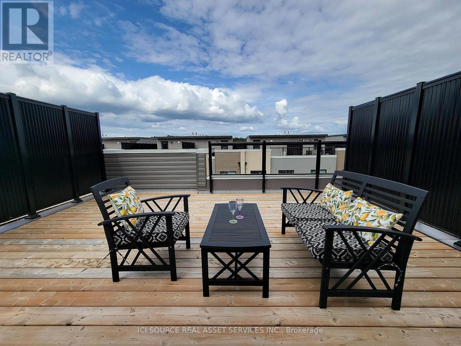 8 - 3556 Colonial Drive, Mississauga, Ontario  L5L 5T3 - Photo 9 - W12679386