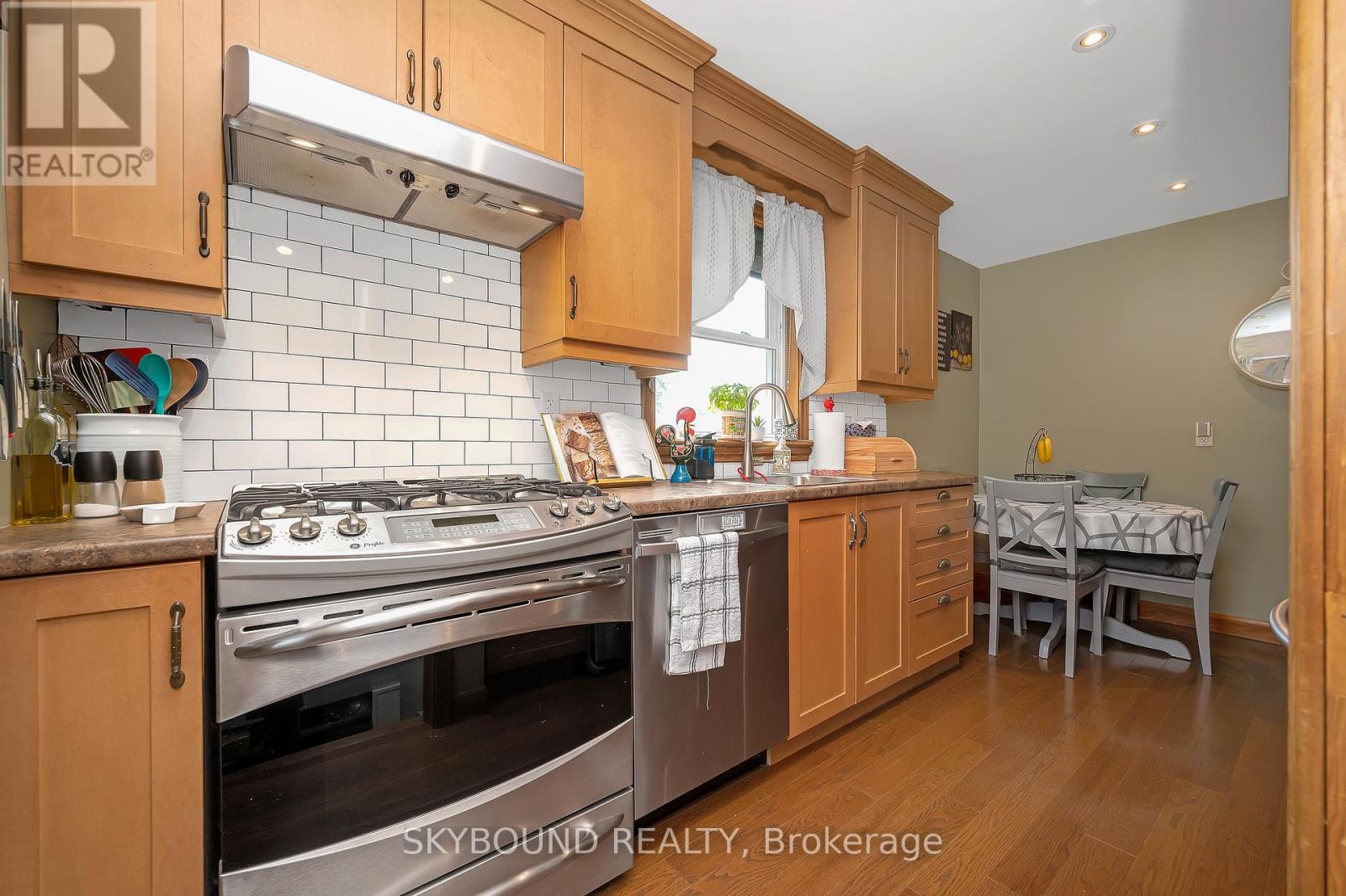 103 Mcelroy Road E, Hamilton, Ontario  L9A 1Y7 - Photo 10 - X12679384