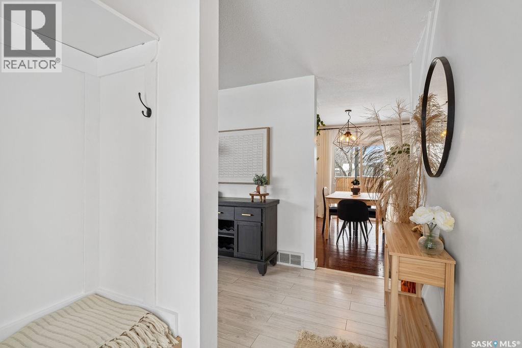 4601 Castle Road, Regina, Saskatchewan  S4S 4W8 - Photo 4 - SK026481