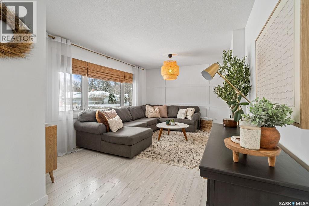 4601 Castle Road, Regina, Saskatchewan  S4S 4W8 - Photo 7 - SK026481