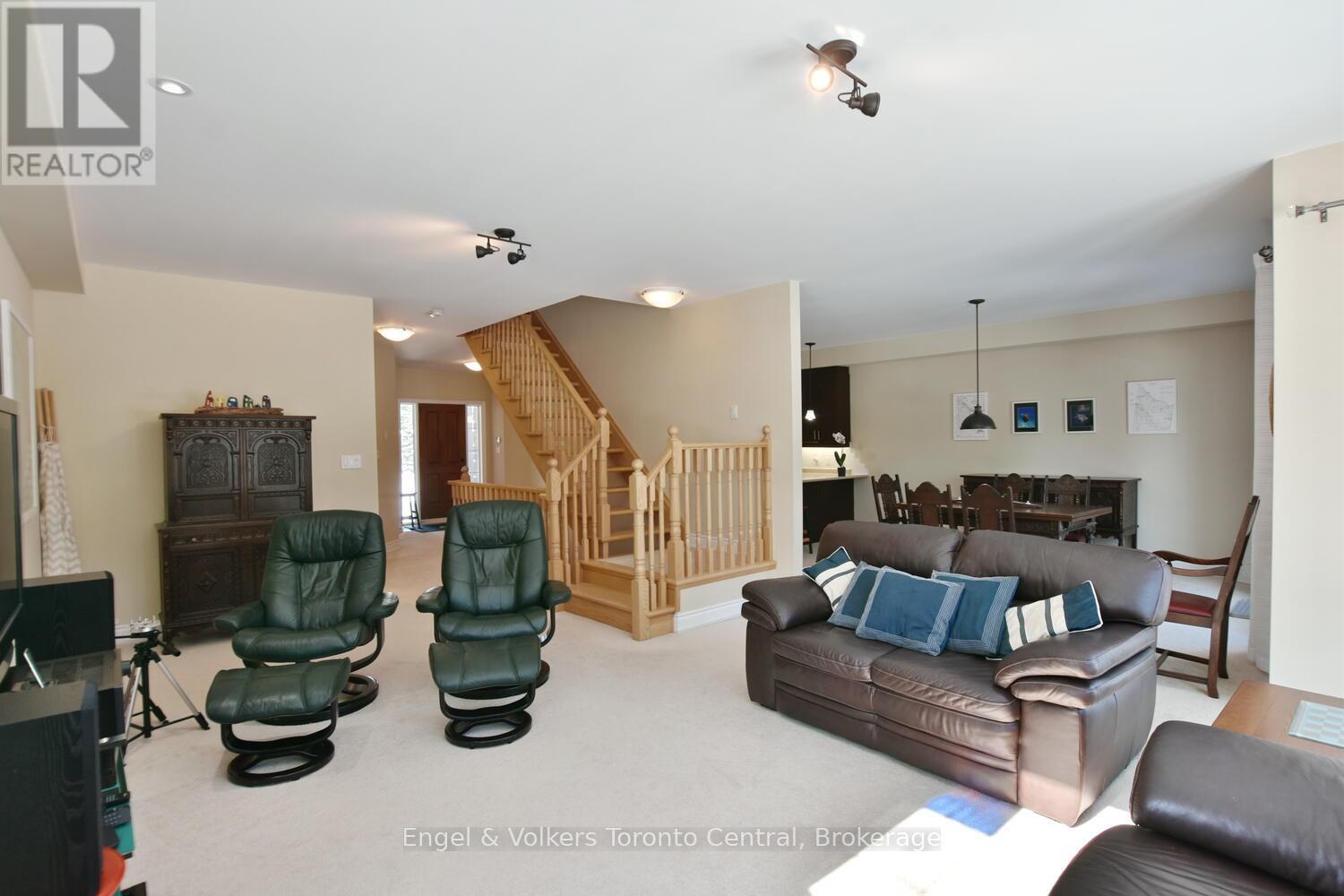 47 Meadowbrook Lane, Blue Mountains, Ontario  N0H 2P0 - Photo 19 - X12679406