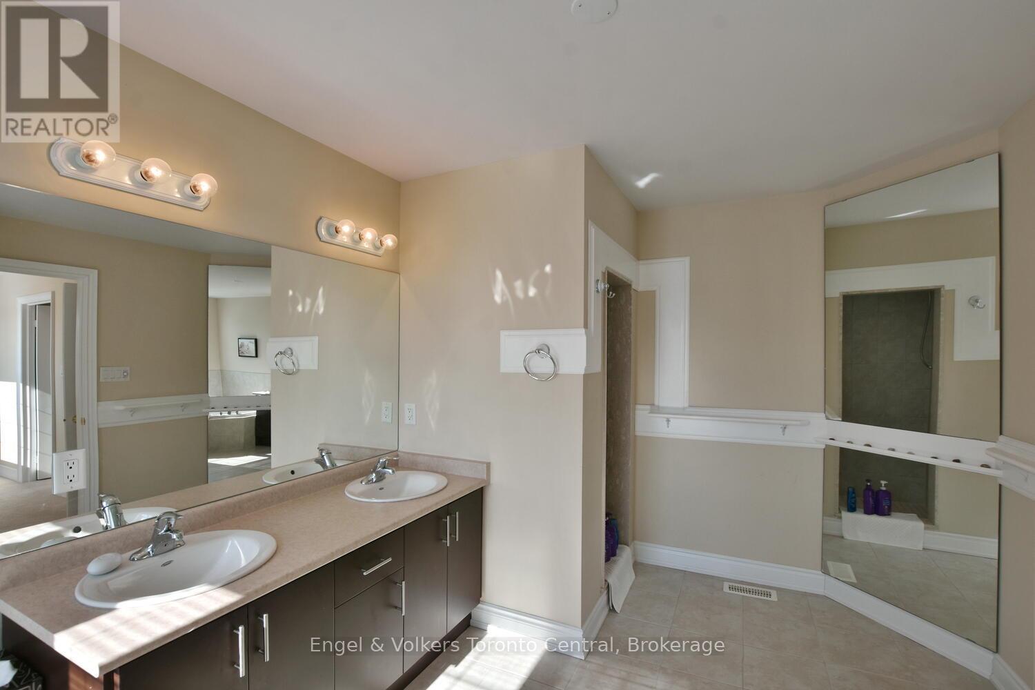 47 Meadowbrook Lane, Blue Mountains, Ontario  N0H 2P0 - Photo 24 - X12679406