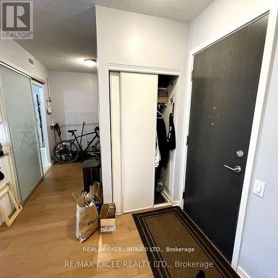 2515 - 105 The Queensway Avenue, Toronto, Ontario  M6S 5B5 - Photo 4 - W12679398