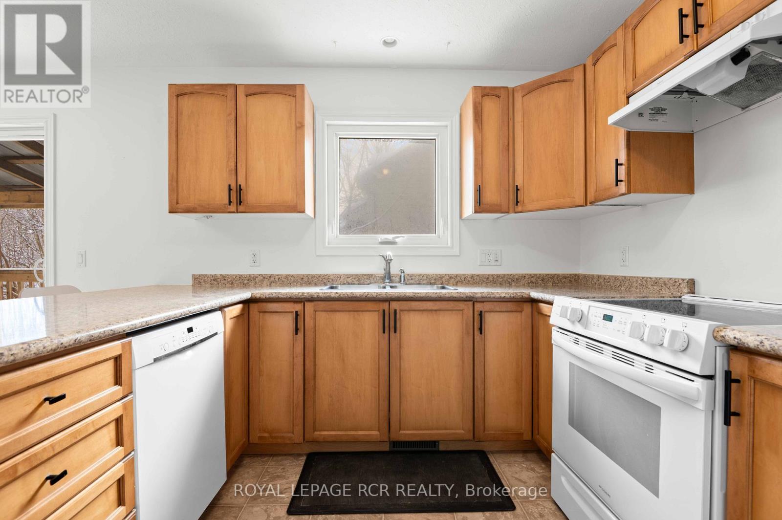 18637 Hurontario Street, Caledon, Ontario  L7K 0X9 - Photo 10 - W12679418