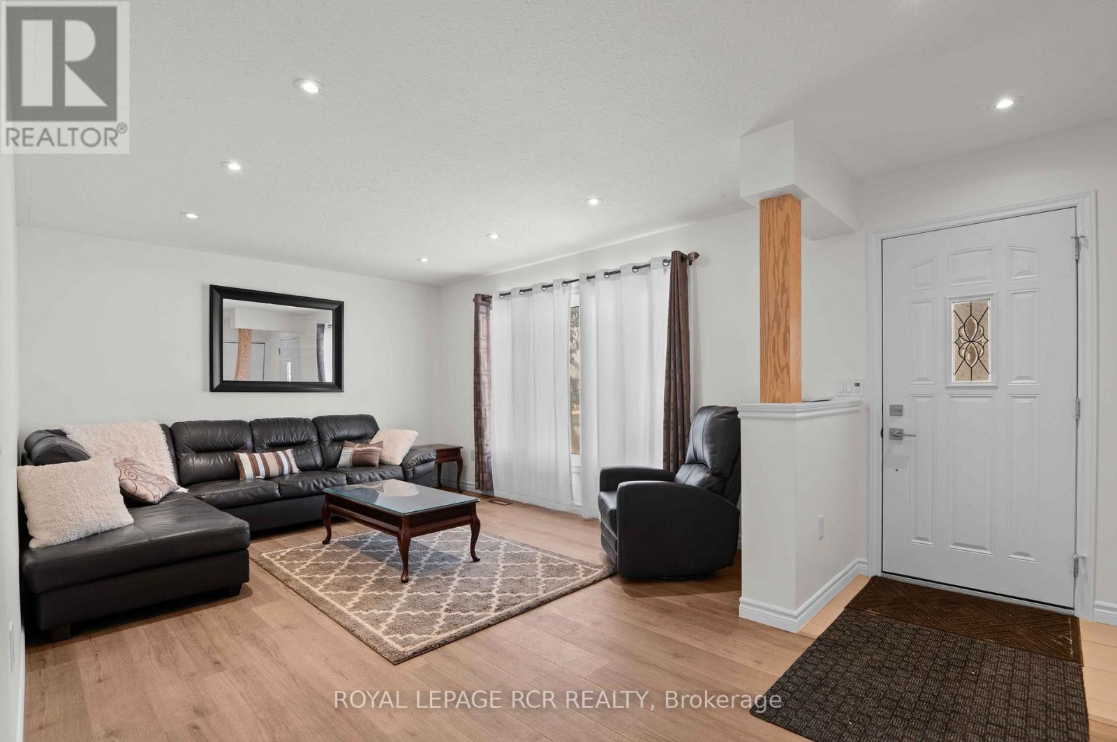 18637 Hurontario Street, Caledon, Ontario  L7K 0X9 - Photo 4 - W12679418