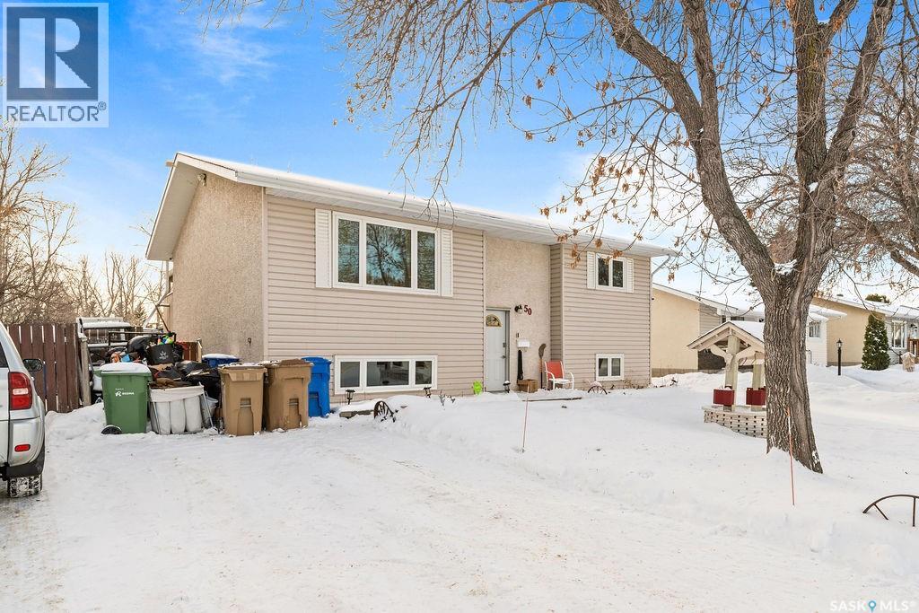 50 Hyland Crescent, Regina, Saskatchewan  S4R 7P3 - Photo 2 - SK026470