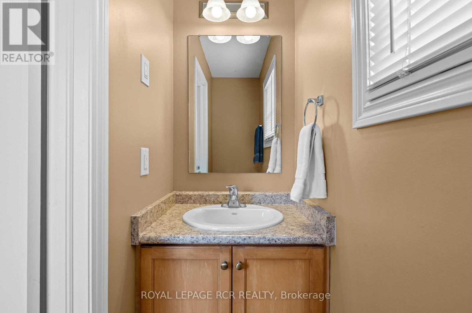 18637 Hurontario Street, Caledon, Ontario  L7K 0X9 - Photo 16 - W12679418