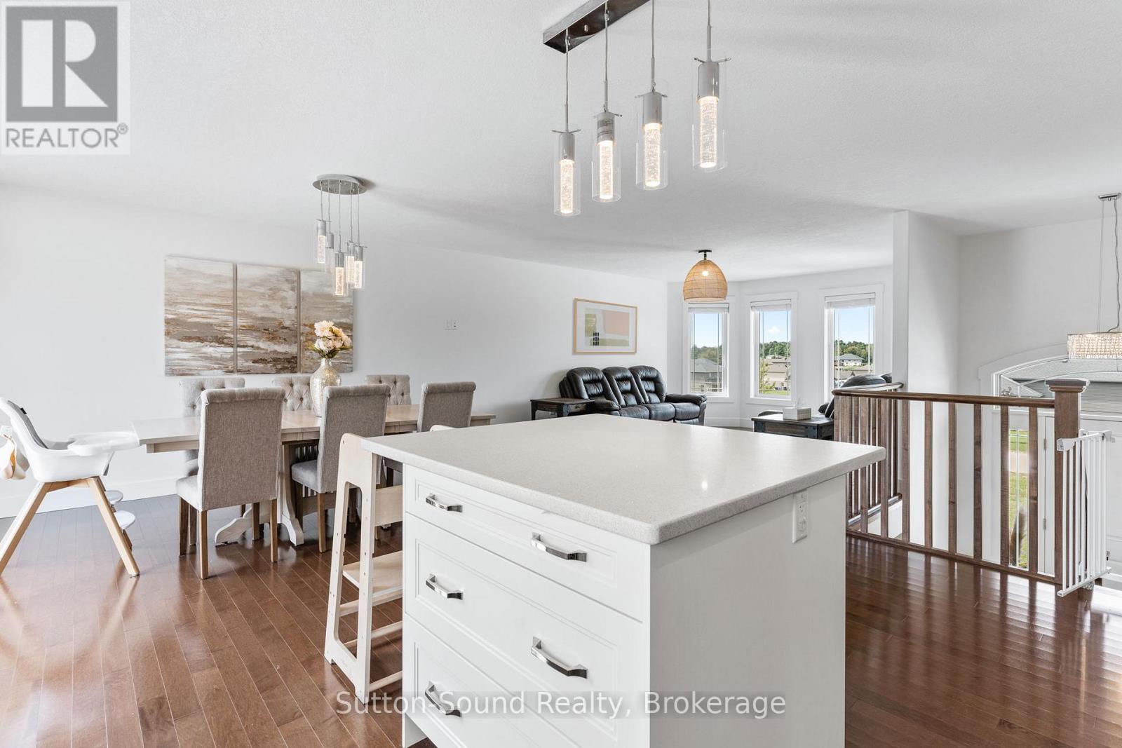 111 Donway Drive, Chatsworth, Ontario  N0H 1G0 - Photo 6 - X12679508