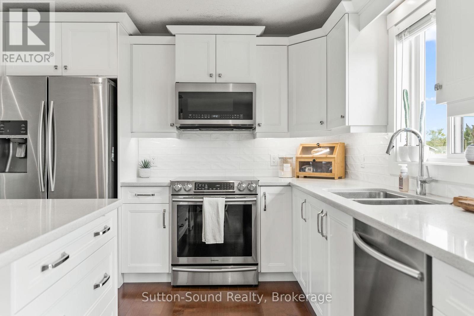 111 Donway Drive, Chatsworth, Ontario  N0H 1G0 - Photo 9 - X12679508