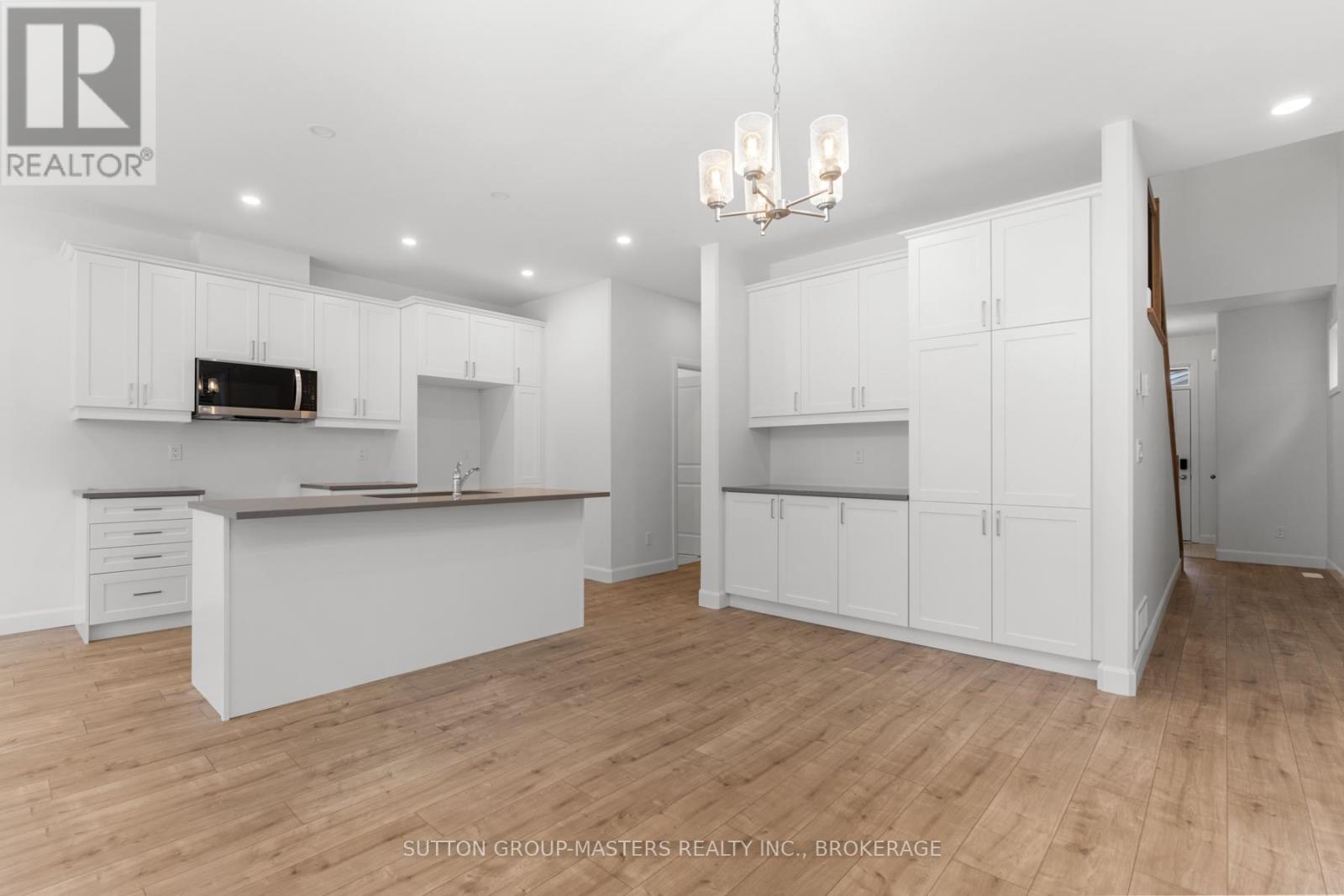 218 Superior Drive, Loyalist (Amherstview), Ontario  K7N 0E5 - Photo 6 - X12679454