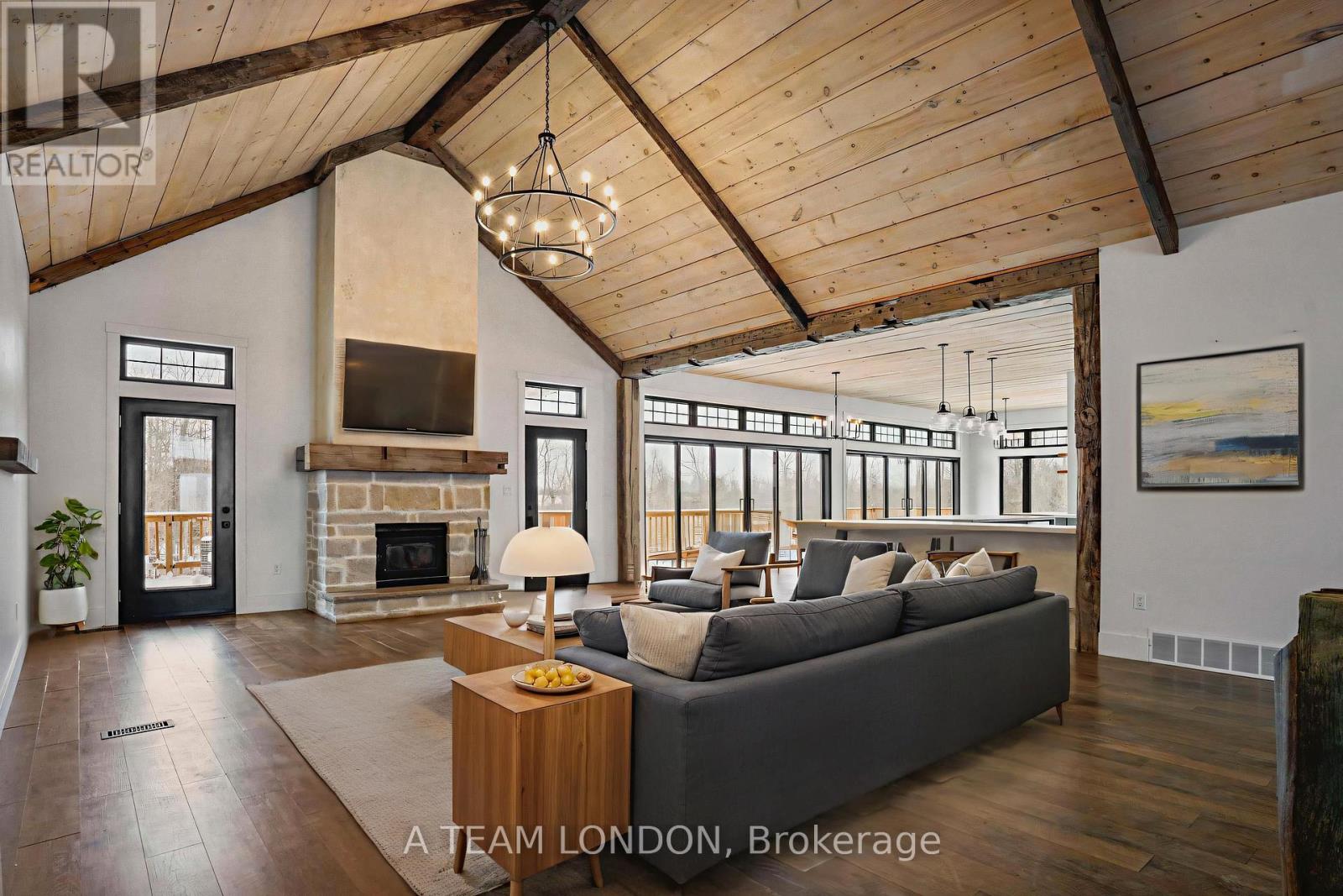 21298 Springfield Road, Southwest Middlesex, Ontario  N0L 1T0 - Photo 9 - X12679442