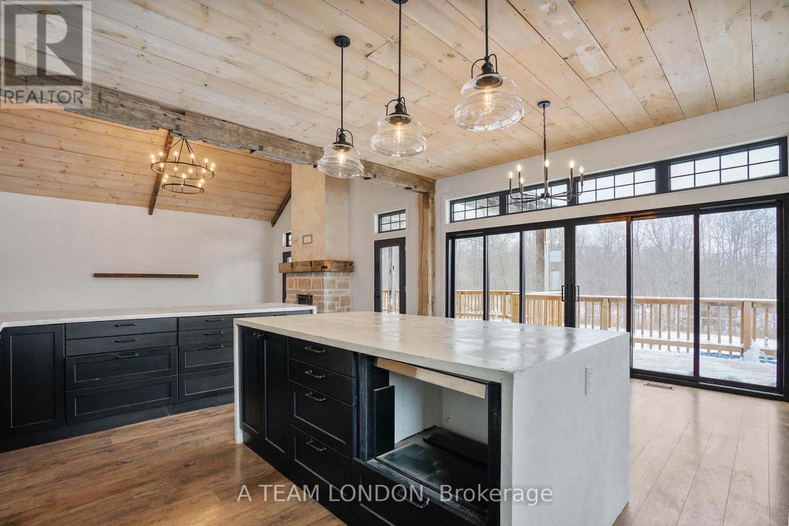 21298 Springfield Road, Southwest Middlesex, Ontario  N0L 1T0 - Photo 17 - X12679448