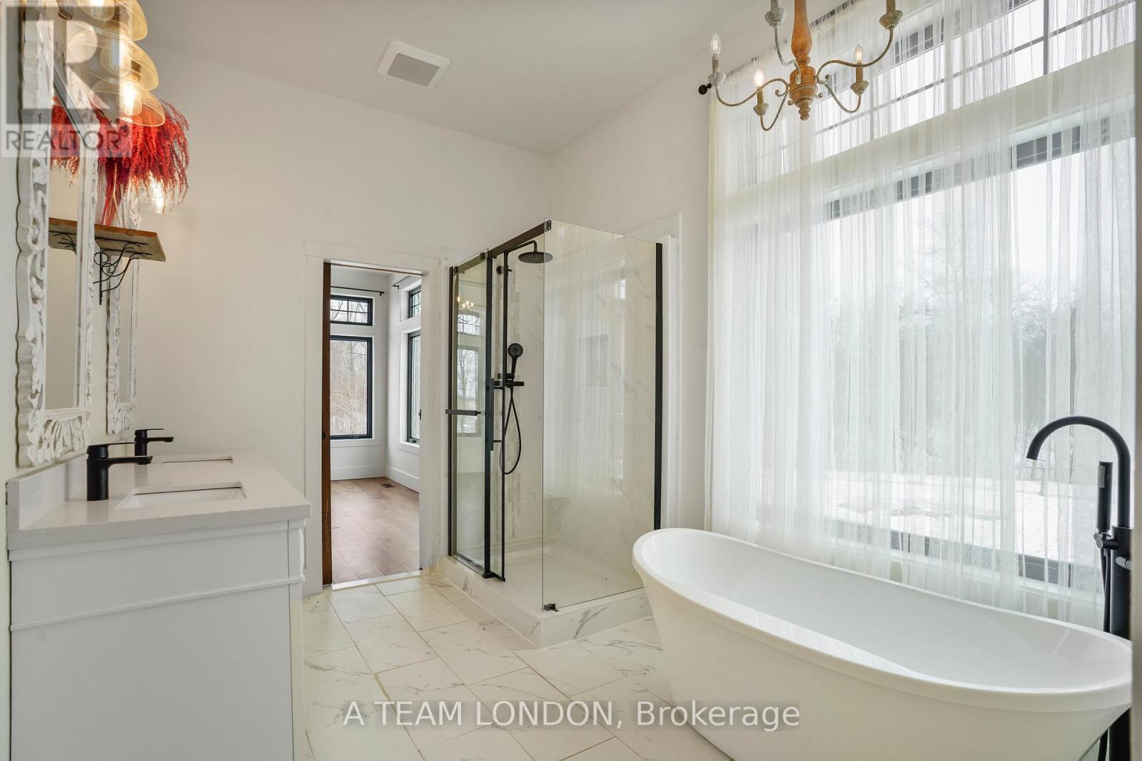 21298 Springfield Road, Southwest Middlesex, Ontario  N0L 1T0 - Photo 32 - X12679448