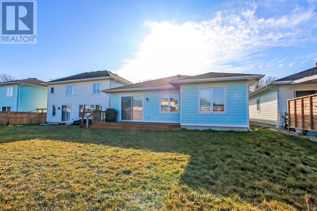 423 George Street, Central Elgin, Ontario  N5L 1G4 - Photo 26 - X12679510