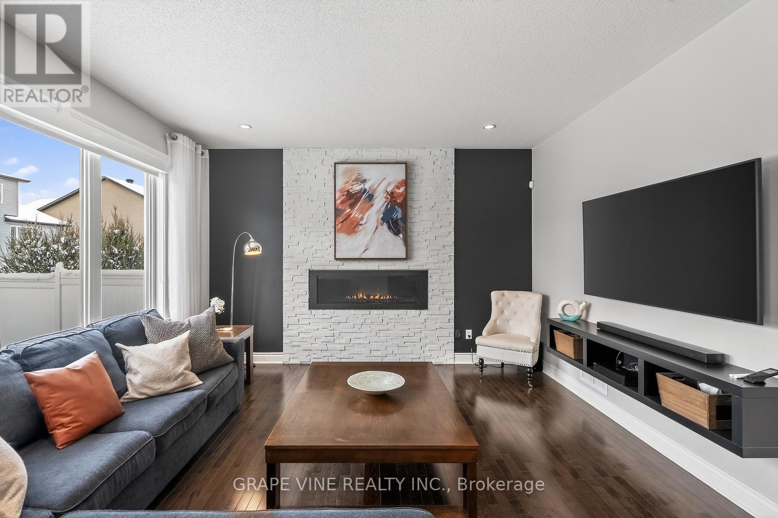 422 Mercury Street, Clarence-Rockland, Ontario  K4K 0G8 - Photo 12 - X12679514