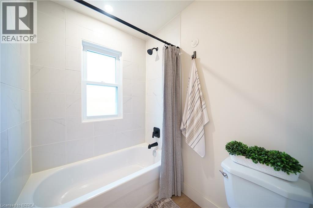 37 Rowanwood Avenue, Brantford, Ontario  N3S 7C1 - Photo 19 - 40796589